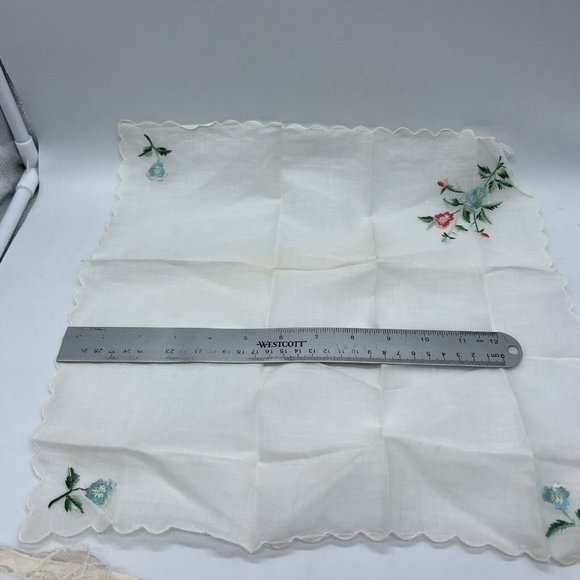 Vintage Desco Handkerchief Hankie Embroidered Floral Sticker Read - Picture 5 of 6